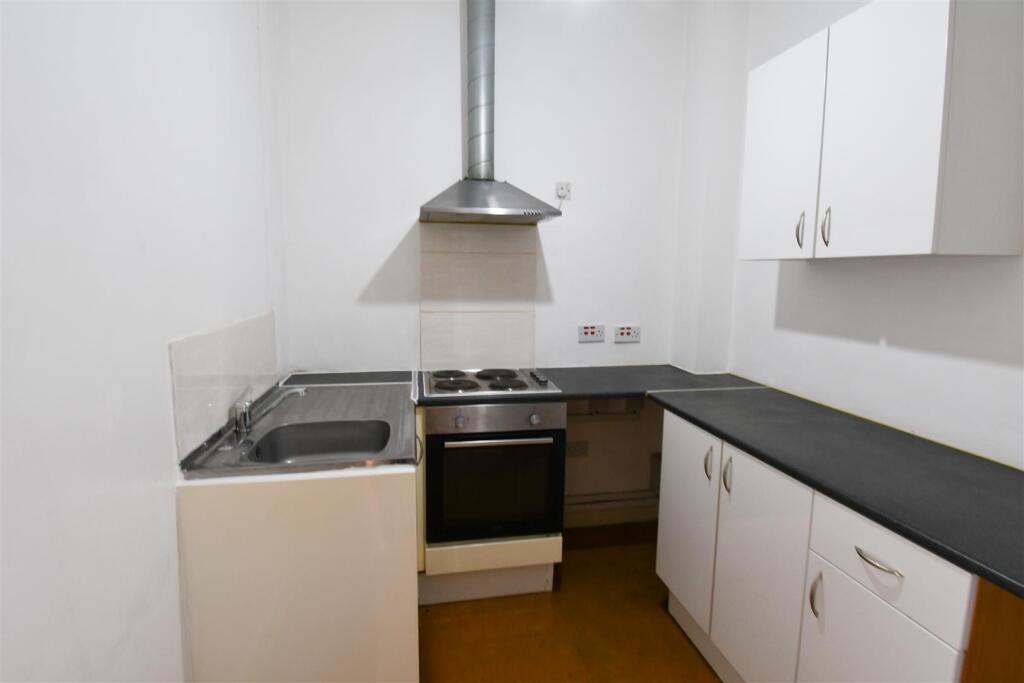 Apartment in Cardiff - More