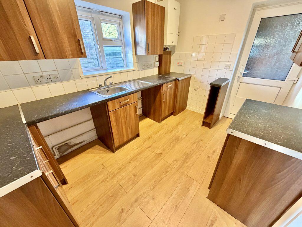 St Georges Avenue, Yeovil, Somerset, BA21 photo 3