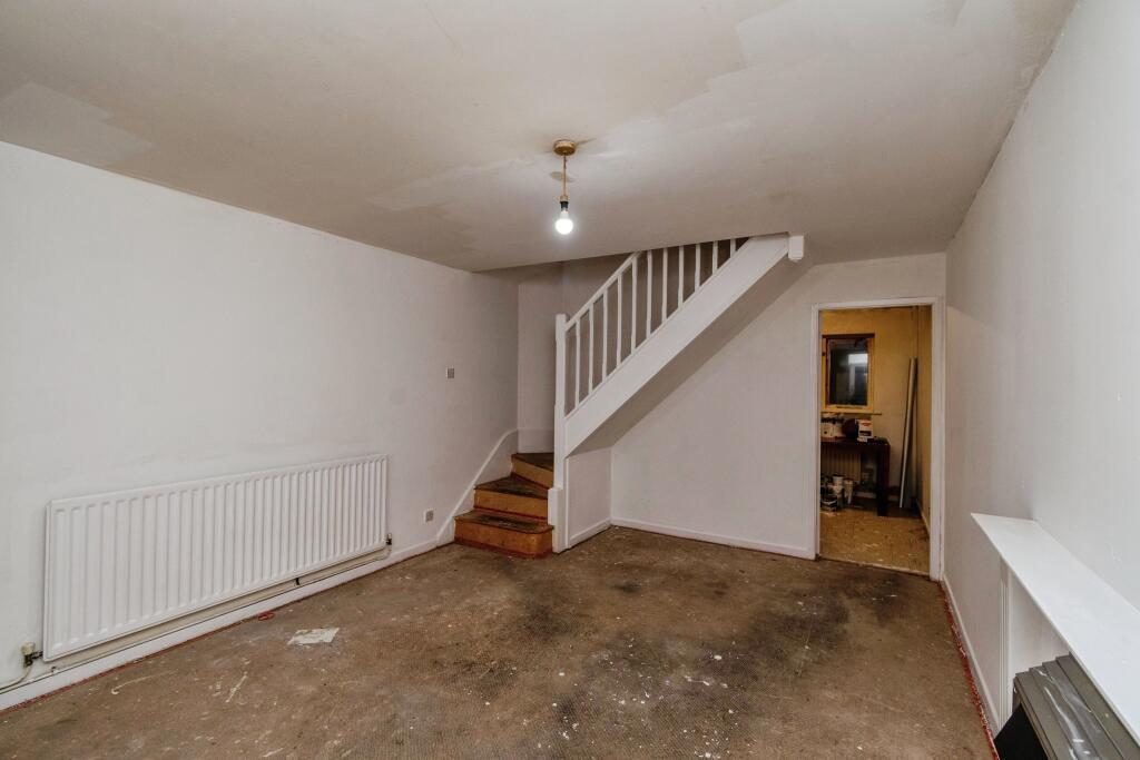 Picasso Close, Cannock, WS11 photo 4