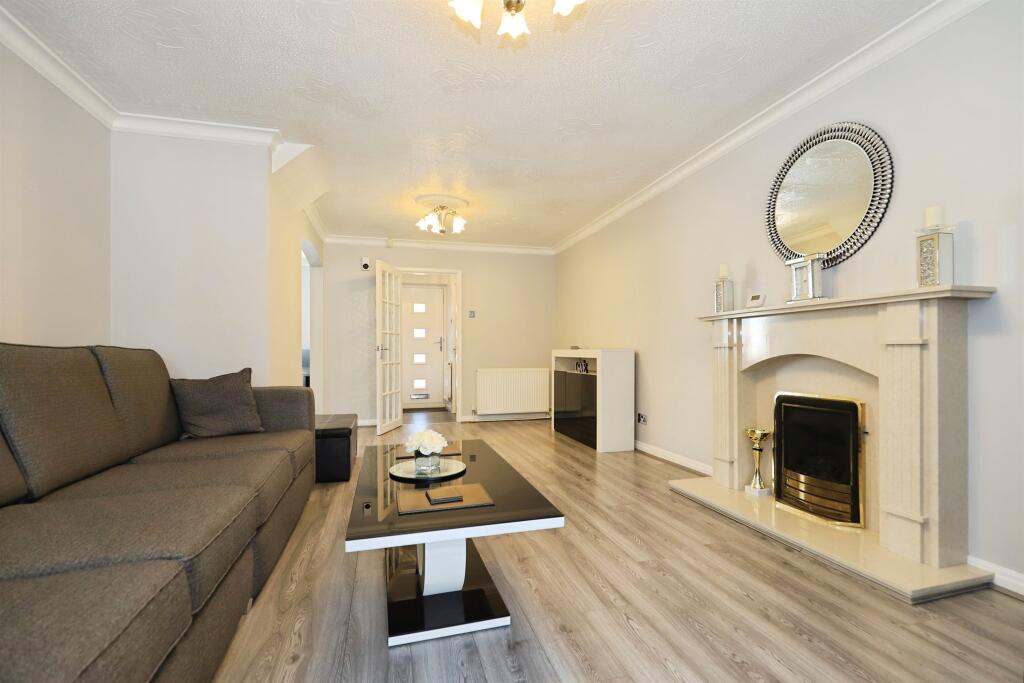 House in Wolverhampton, Tettenhall - View 3