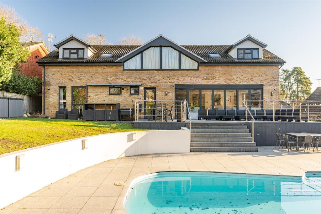 Additional image 32 of Canonsfield Road, Welwyn