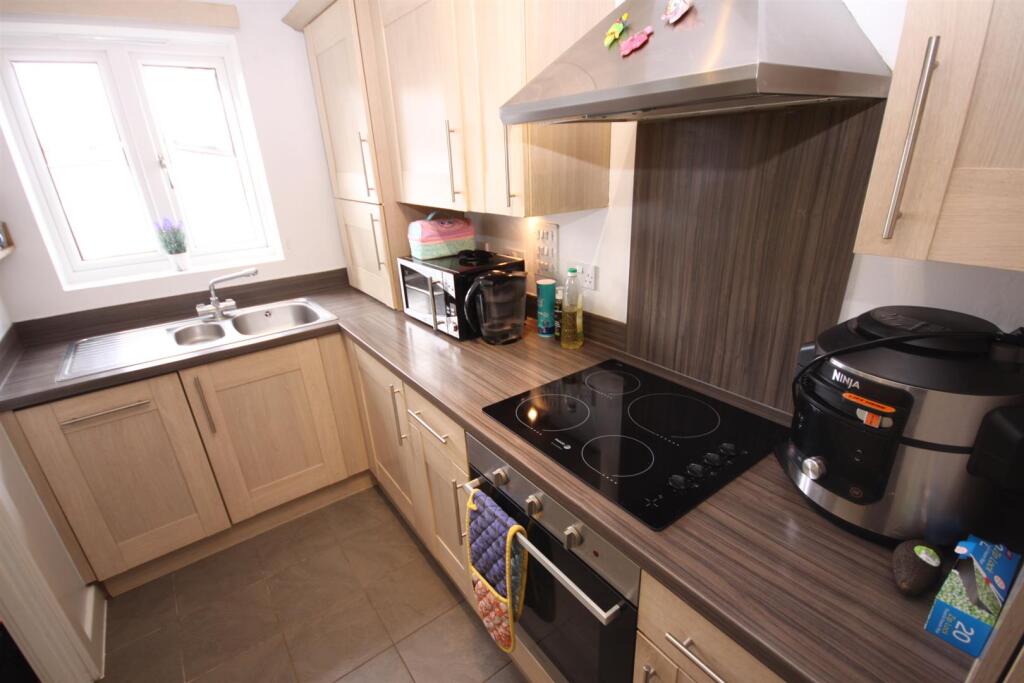 House in Portsmouth - View 3
