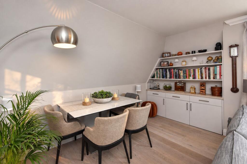 Apartment in Weybridge - View 5