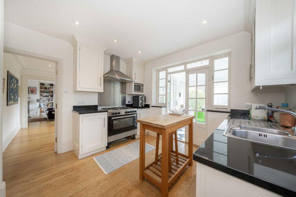 House in Twickenham - View 4