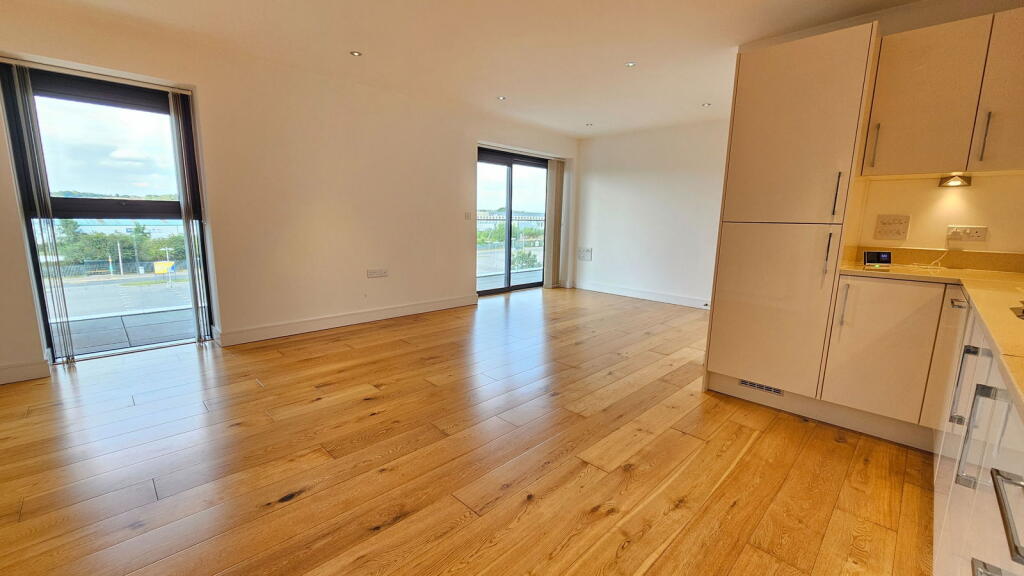 Southmead House, Kingman Way, Newbury, RG14 7FY photo 3