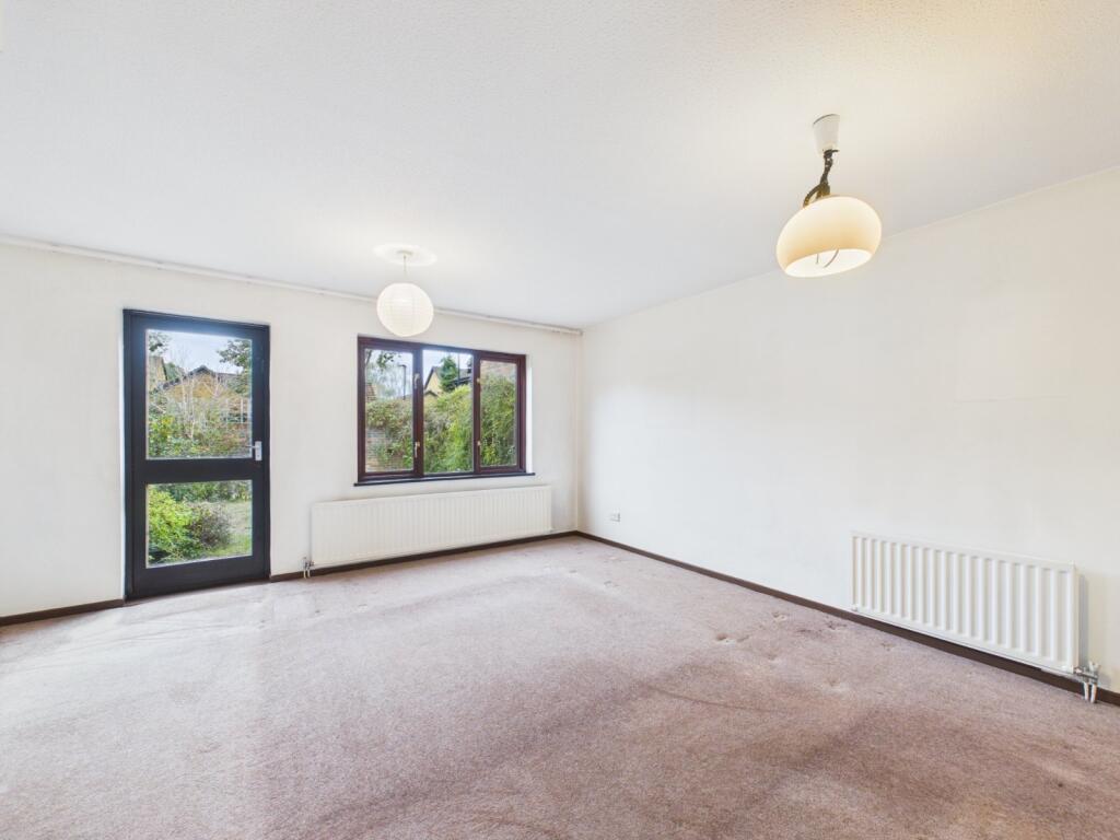 House in London, Feltham - View 2