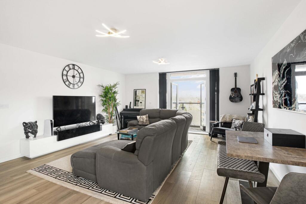 76 Sterling Square photo 3