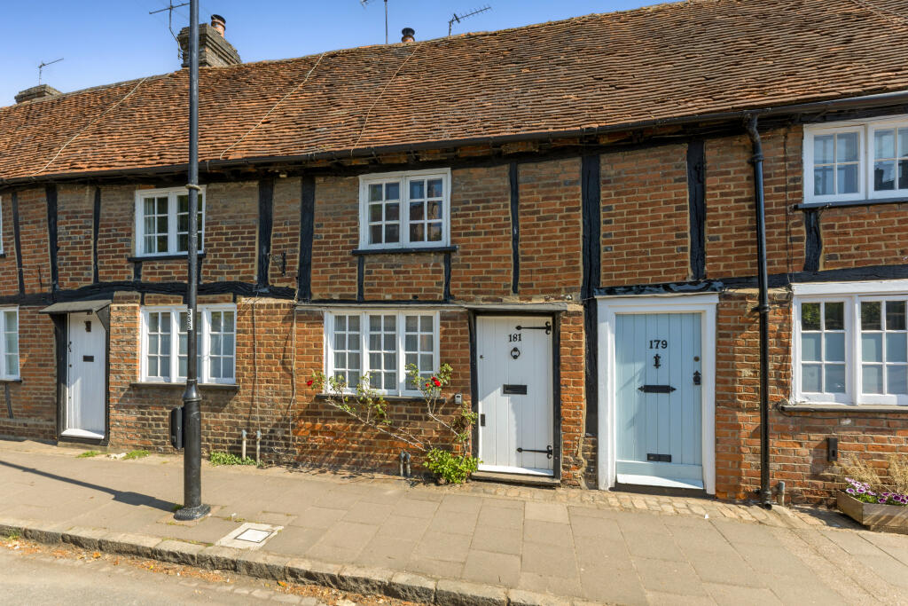 Main image of property: High Street, Amersham, HP7