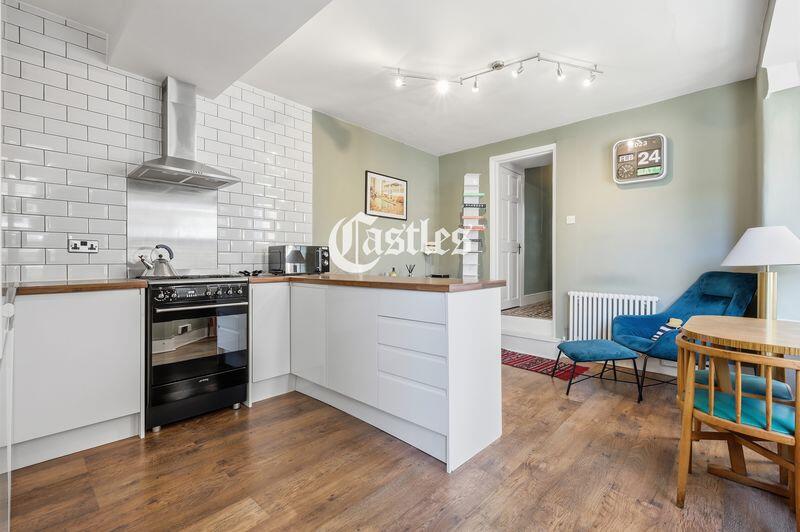 1-bed flat on Mount Pleasant Road, Tottenham, £400,000
