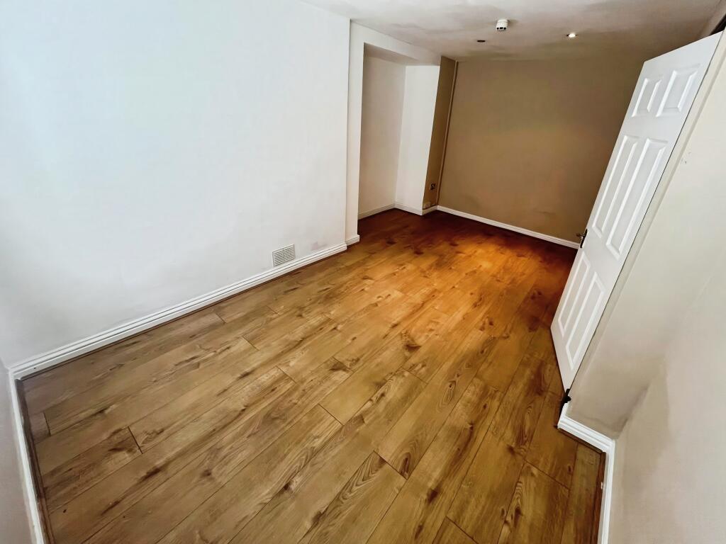 Apartment in Cardiff - View 4