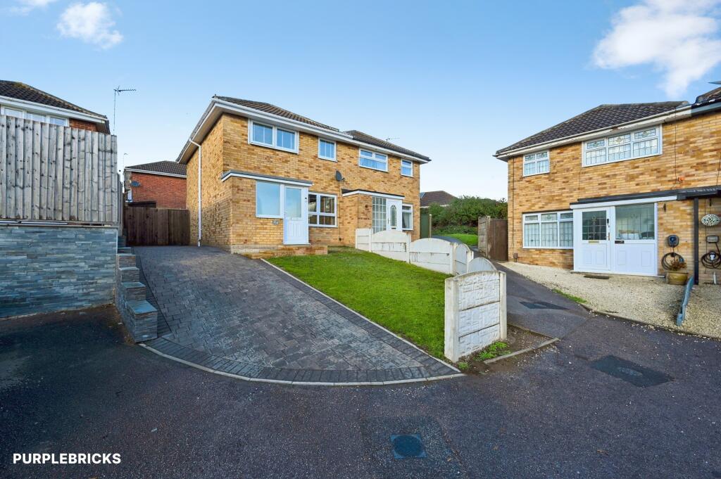 3-bed semi-detached on Sywell Close, Sutton-in-ashfield, NG17, £180,000