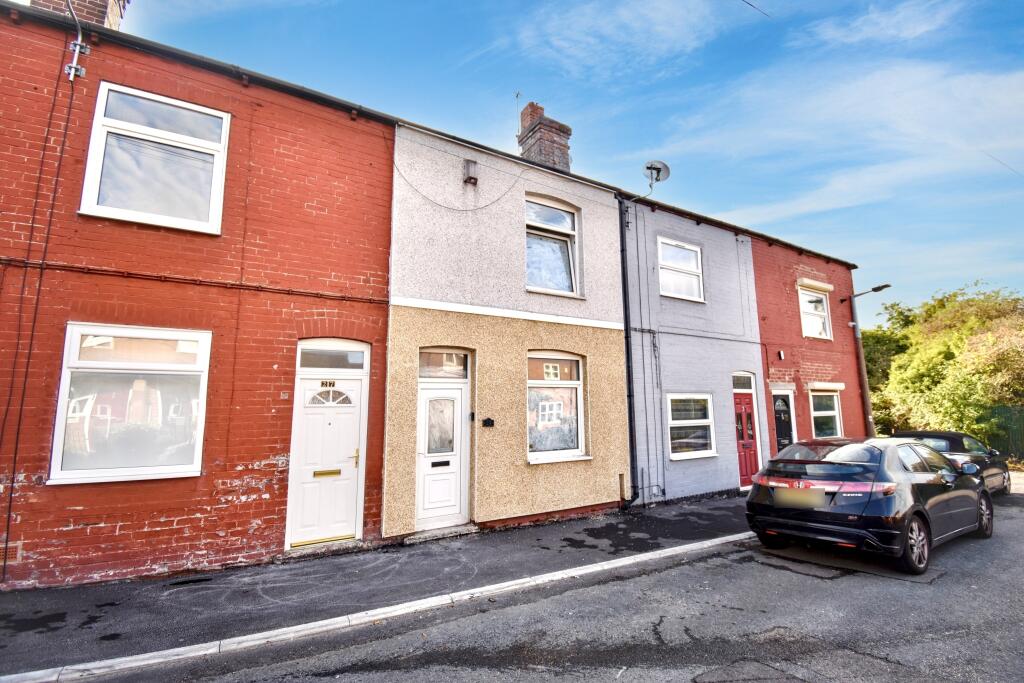 Main image of property: 29 Queen Street, Thurnscoe, Rotherham S63 0JN
