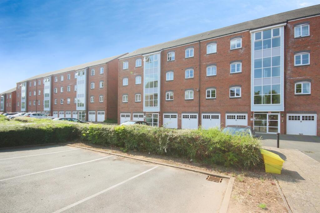 Main image of property: Chandley Wharf, Warwick