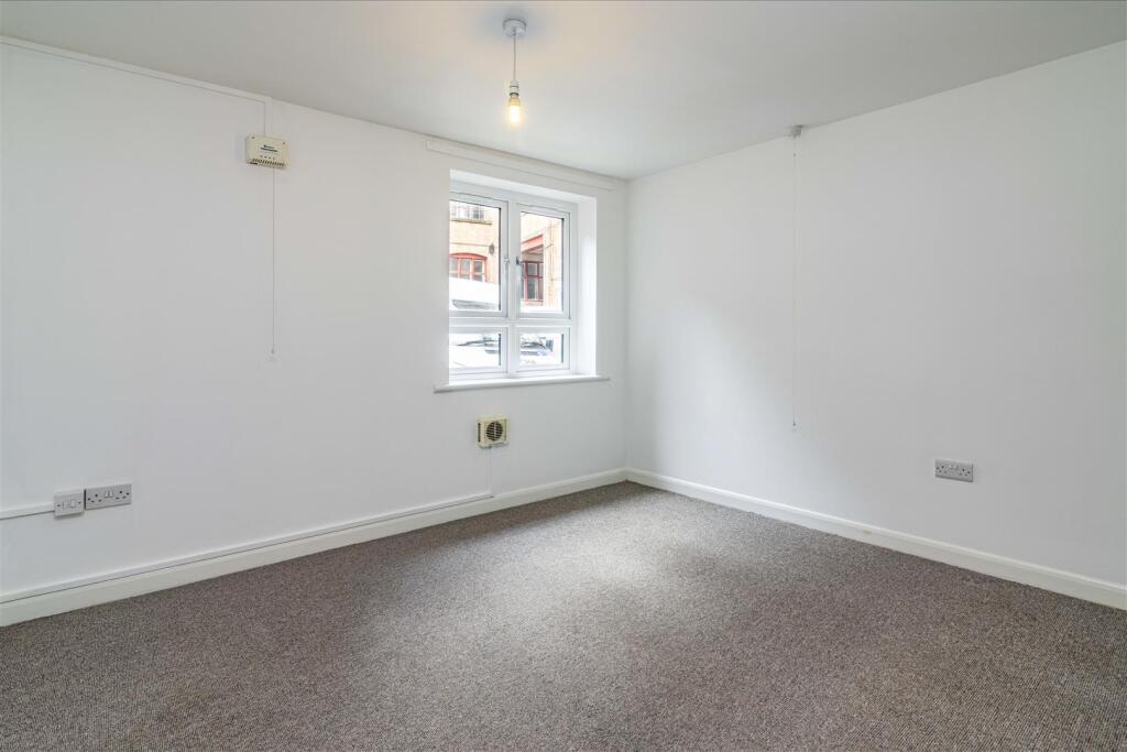 Main image of property: Trivett Square, Nottingham