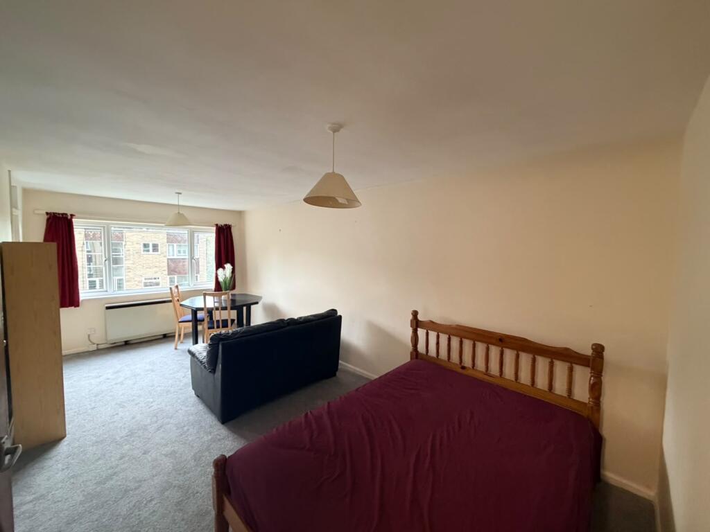 Flat 9, Hallam Chase , 64 Endcliffe Vale Road, Sheffield, South Yorkshire S10 3EW photo 2