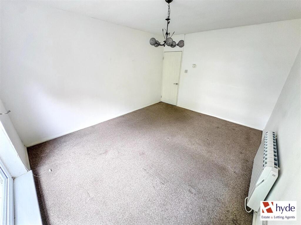 Apartment in Salford, Greater Manchester - View 5