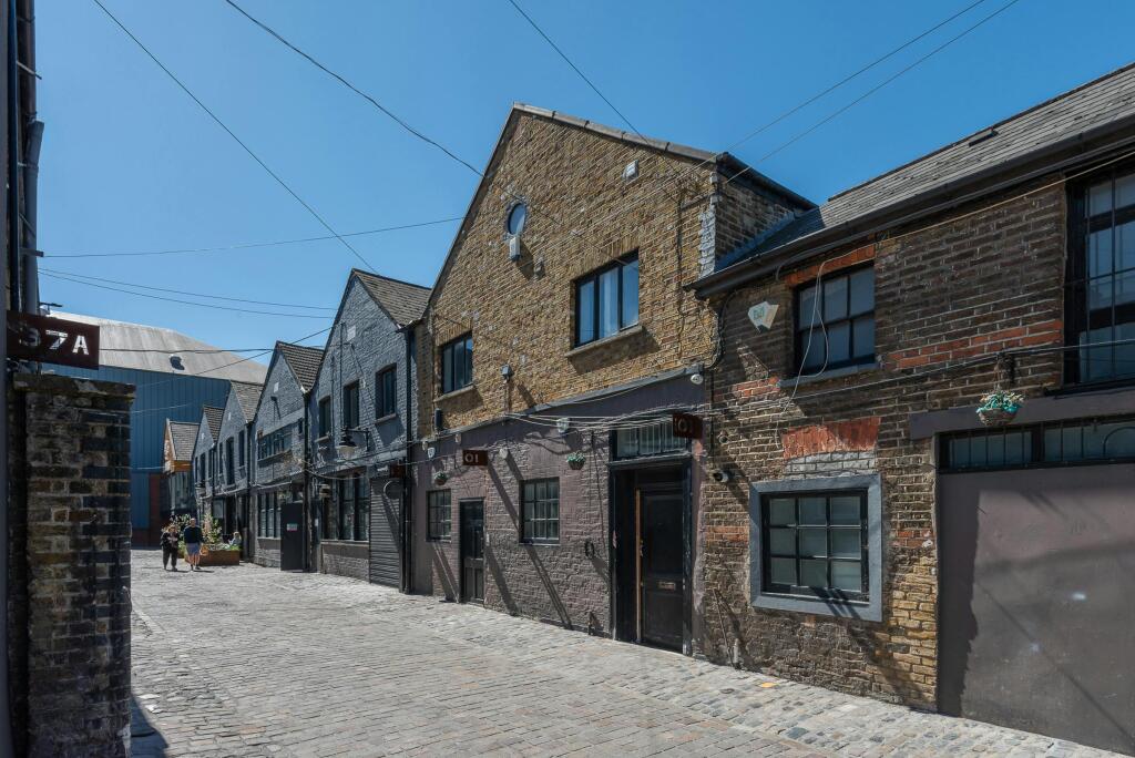 13-Hatherley_Mews.jpg