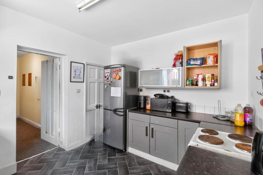 Apartment in Stoke-on-Trent - View 5