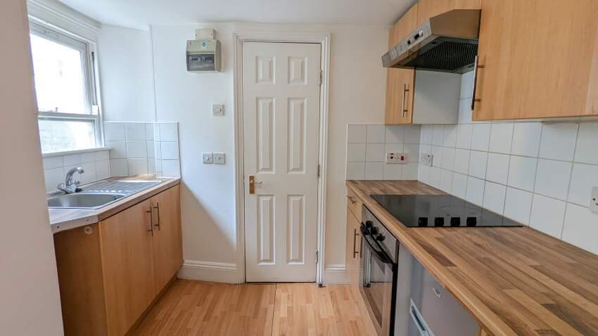 Apartment in Brighton, Queen's Park - View 5
