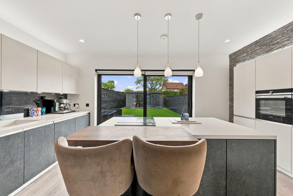 House in Macclesfield, Jasmine Park, Greenside - View 4