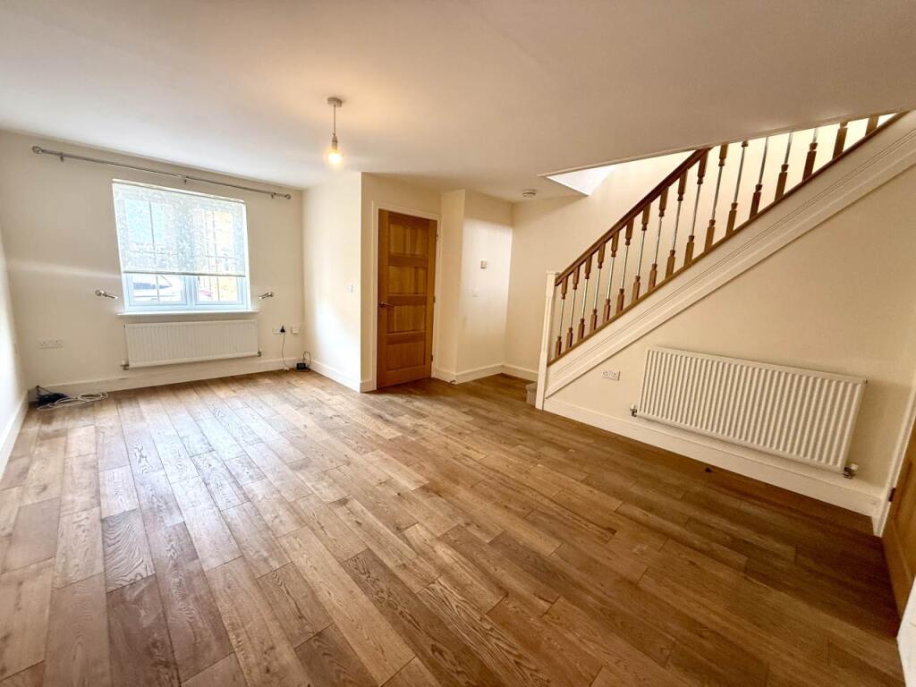 House in Newport - View 2