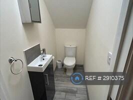 4 bedroom semi-detached house for rent