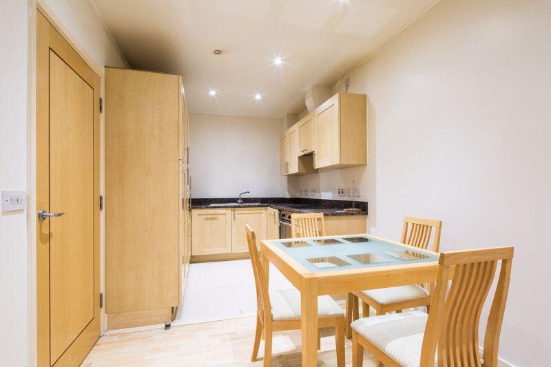 Apartment in London, Spitalfields, Whitechapel - View 4