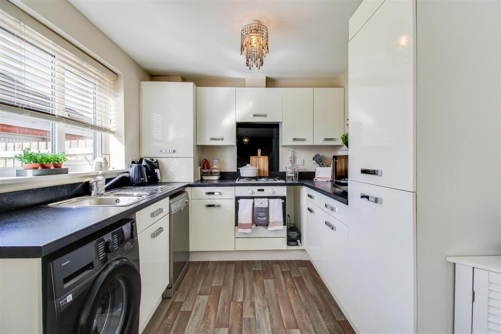 House in Wakefield - View 3