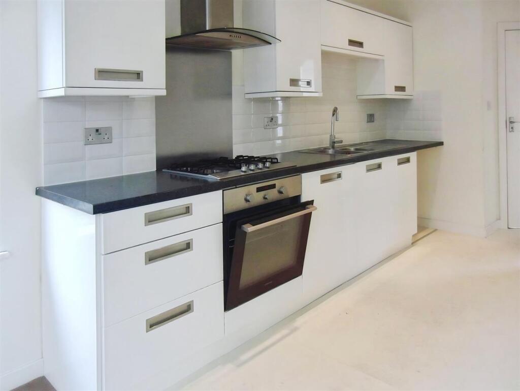 Apartment in Leeds, Graveleythorpe - View 5
