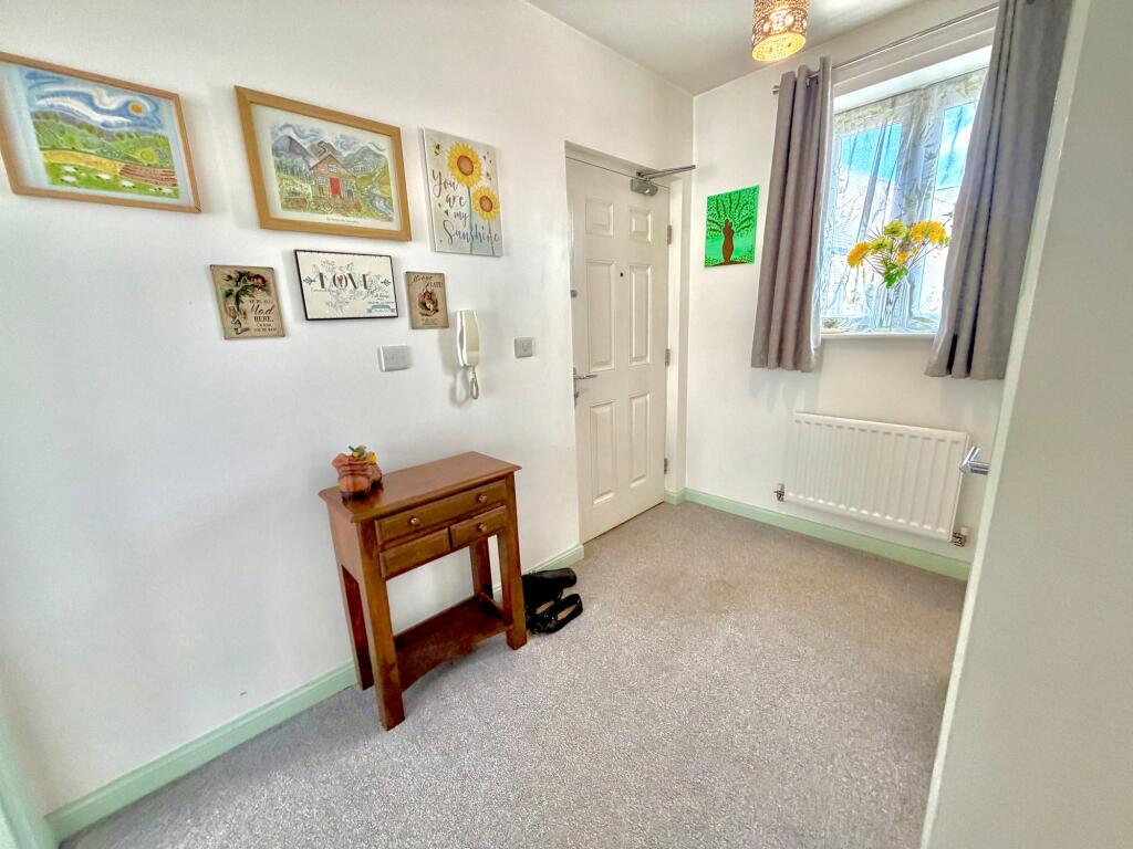 Apartment in Milton Keynes - View 5