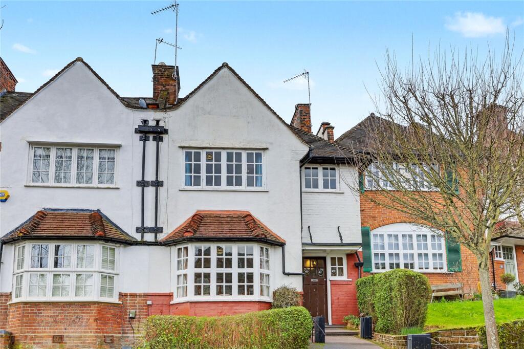 Main image of property: St. James Lane, London, N10