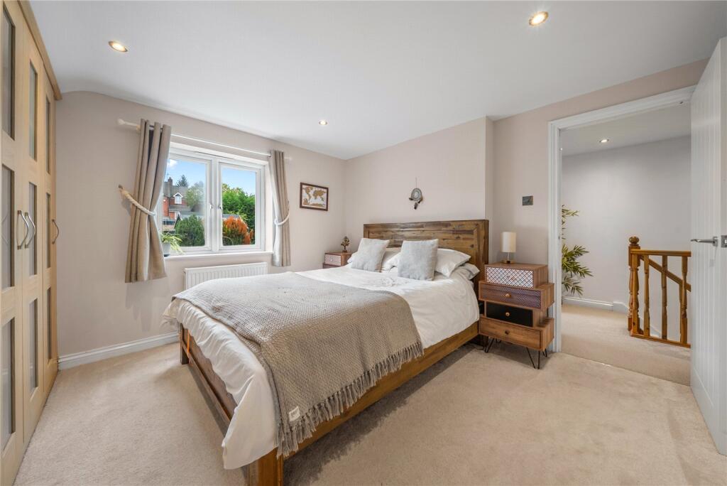 House in Worcester - View 5