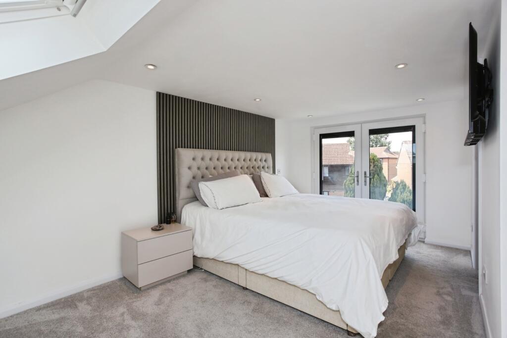 House in Tonbridge - More