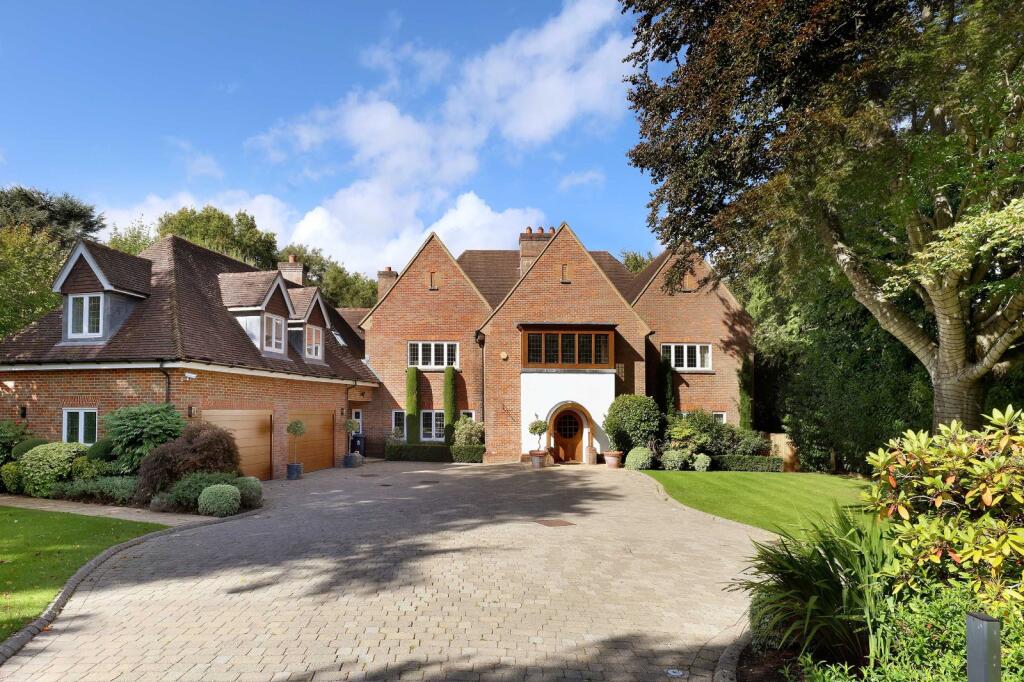 8-bed detached on Burkes Road, Beaconsfield, Buckinghamshire, HP9, £5,475,000