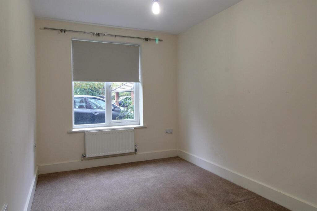 Apartment in St Albans - View 4