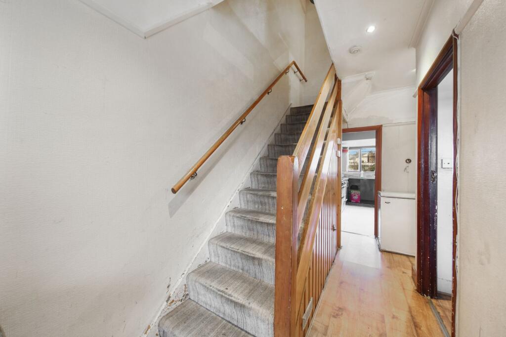 House in Croydon - View 5