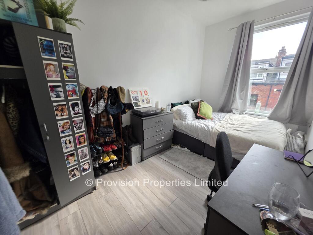 6 bedroom terraced house for rent