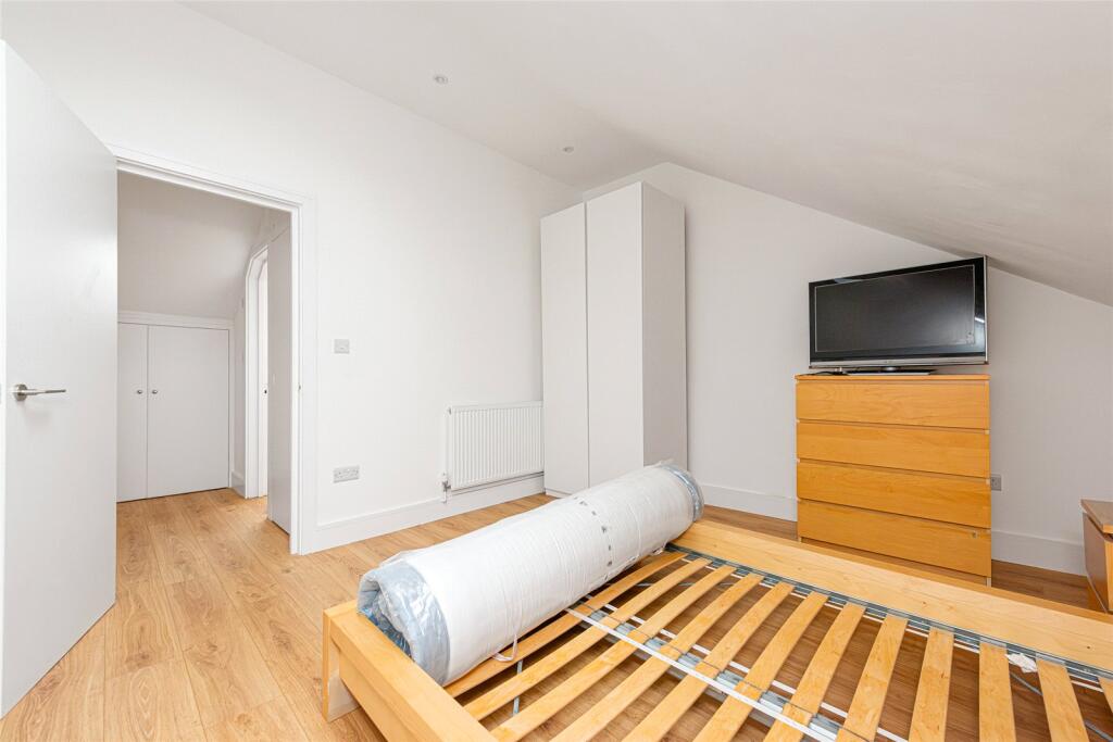 Apartment in London - View 3