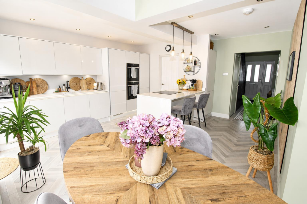 House in Dudley, West Midlands - View 2