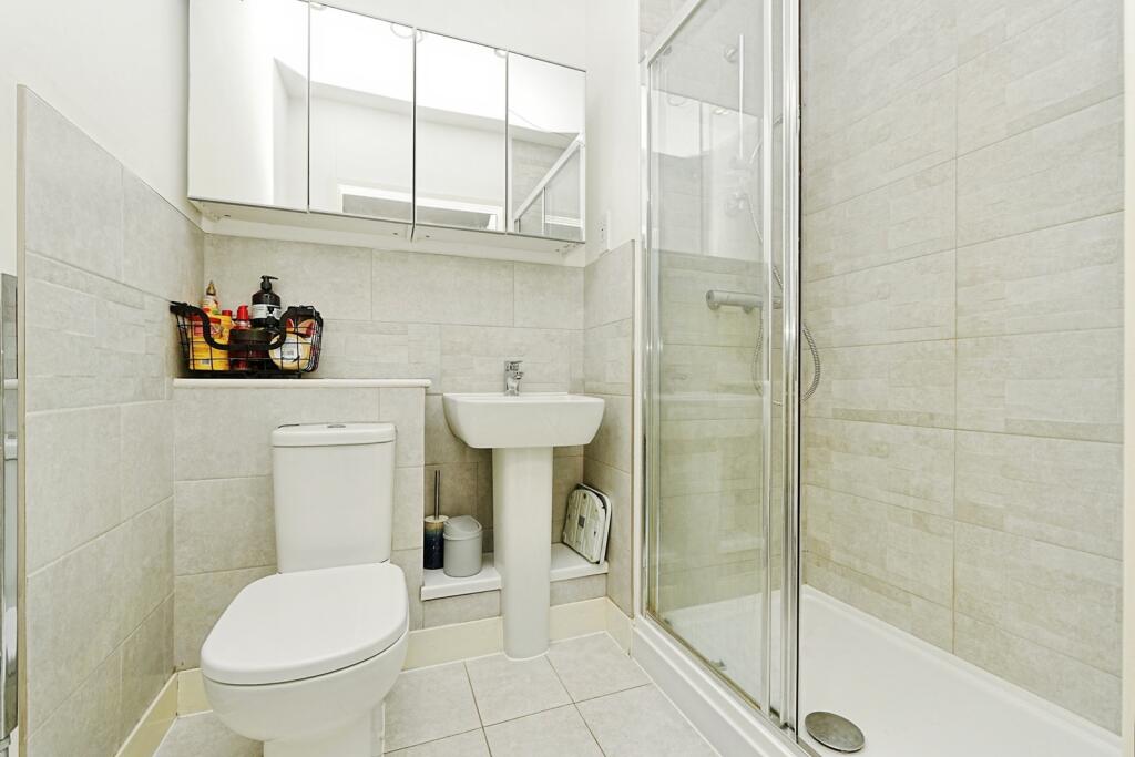 Apartment in London - More