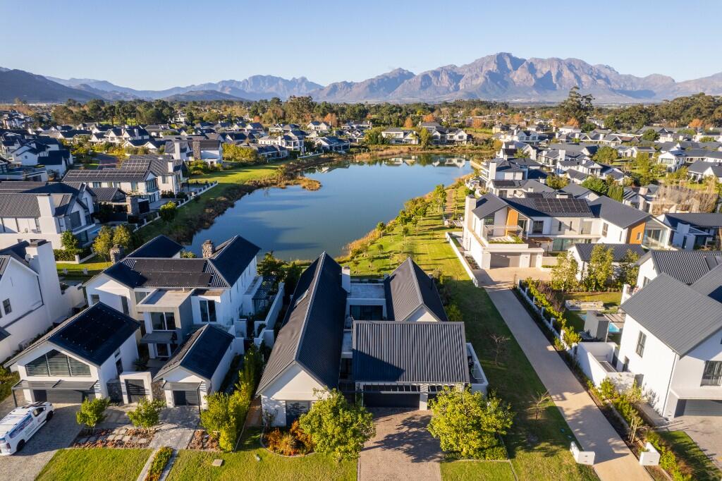 Main image of property: Paarl, Western Cape