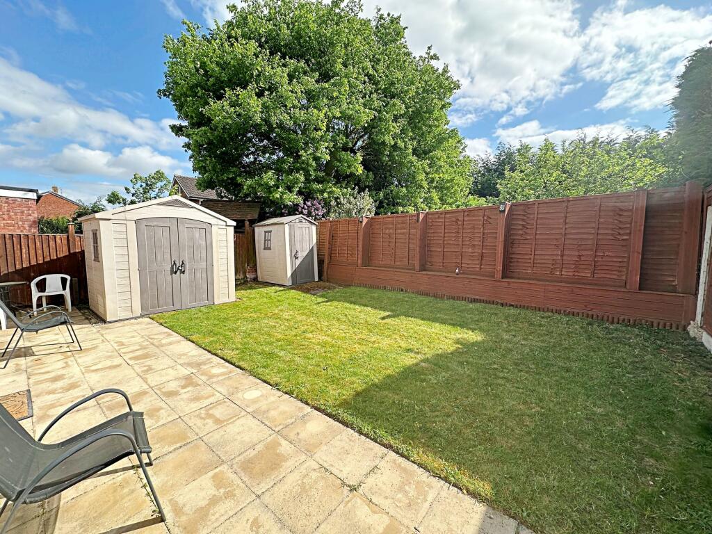 Lewis Close, Drakes Broughton, WR10 photo 4