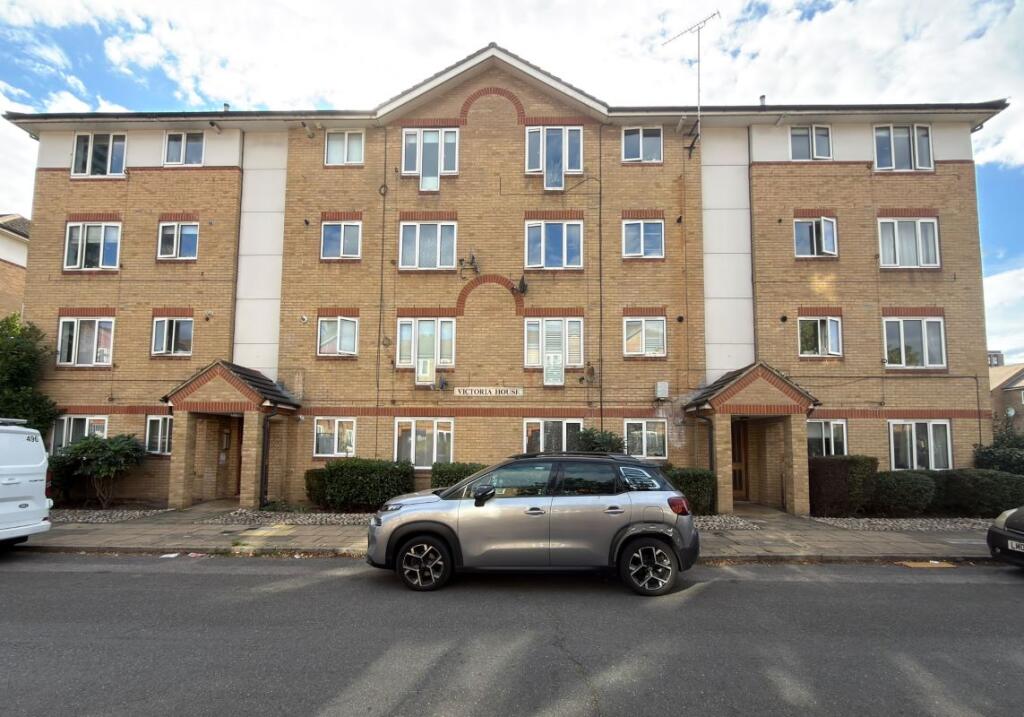 Main image of property: 27 Victoria House, Enterprize Way, Lewisham, London, SE8 3PJ
