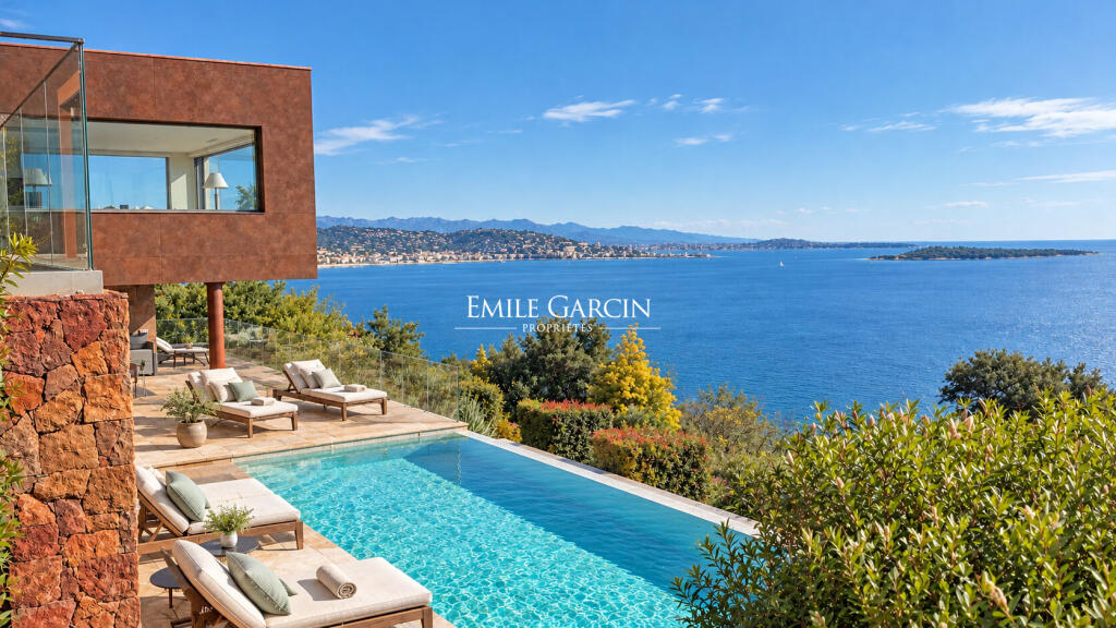 Main image of property: Provence-Alps-Cote d`Azur, Alpes-Maritimes, Théoule-sur-Mer