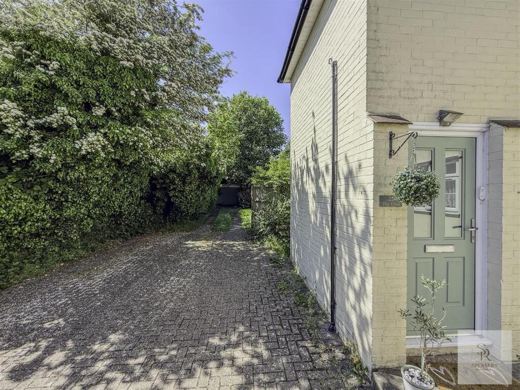 Apartment in Dacorum, Leverstock Green
