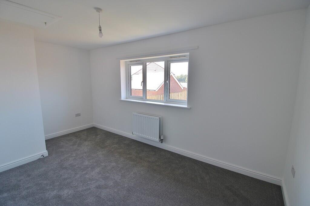 House in Portsmouth - More