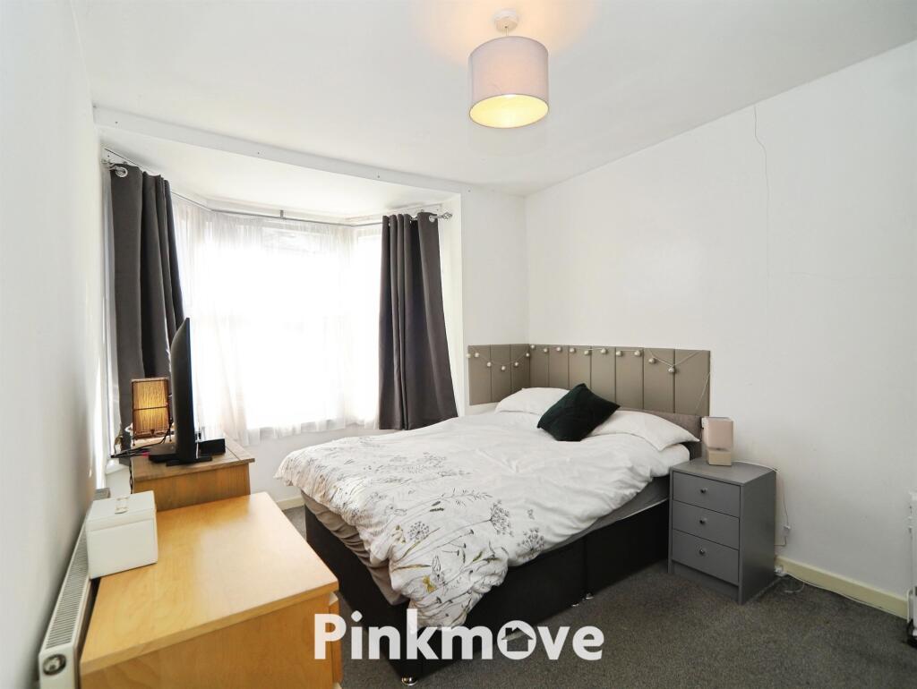 House in Crosskeys, Pont-y-waun - View 4