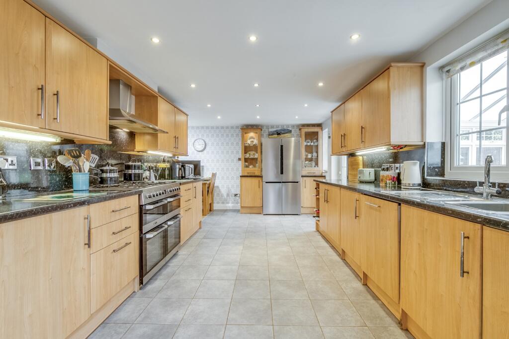 Additional image 3 of High Oaks Road, Welwyn Garden City, Hertfordshire, AL8