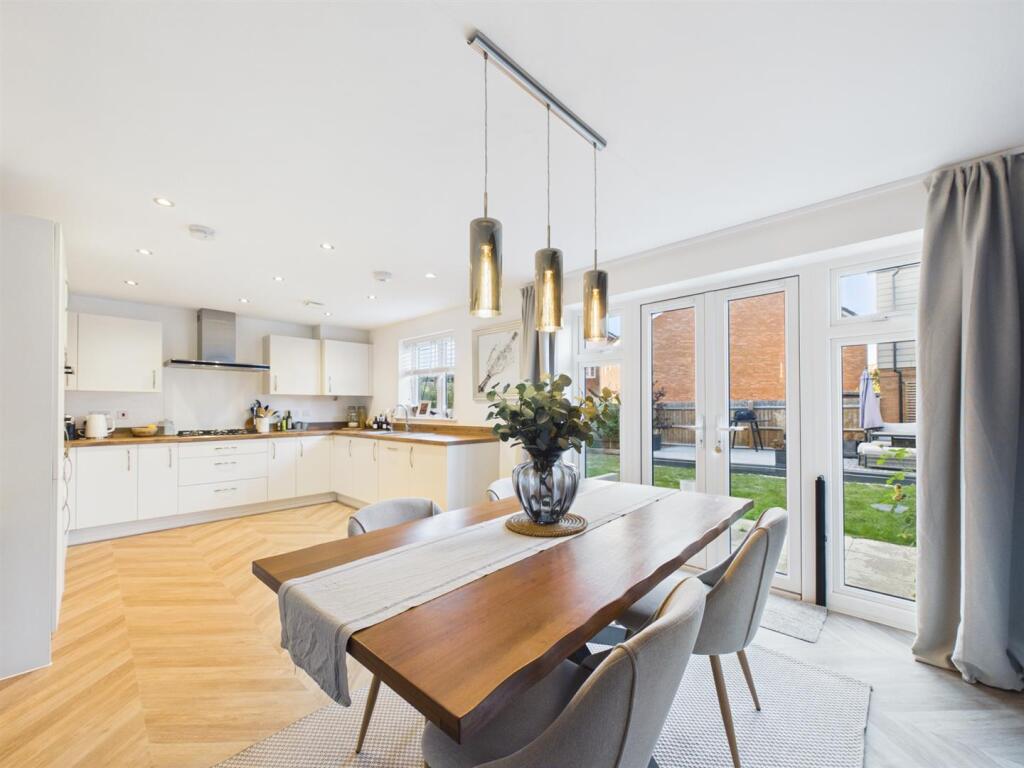 House in Stoke Mandeville, Buckinghamshire - View 3