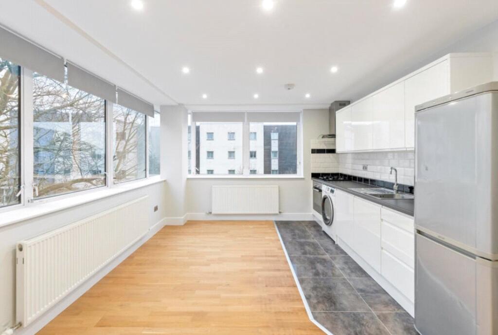 Main image of property: London Road, Bracknell, Berkshire, RG12
